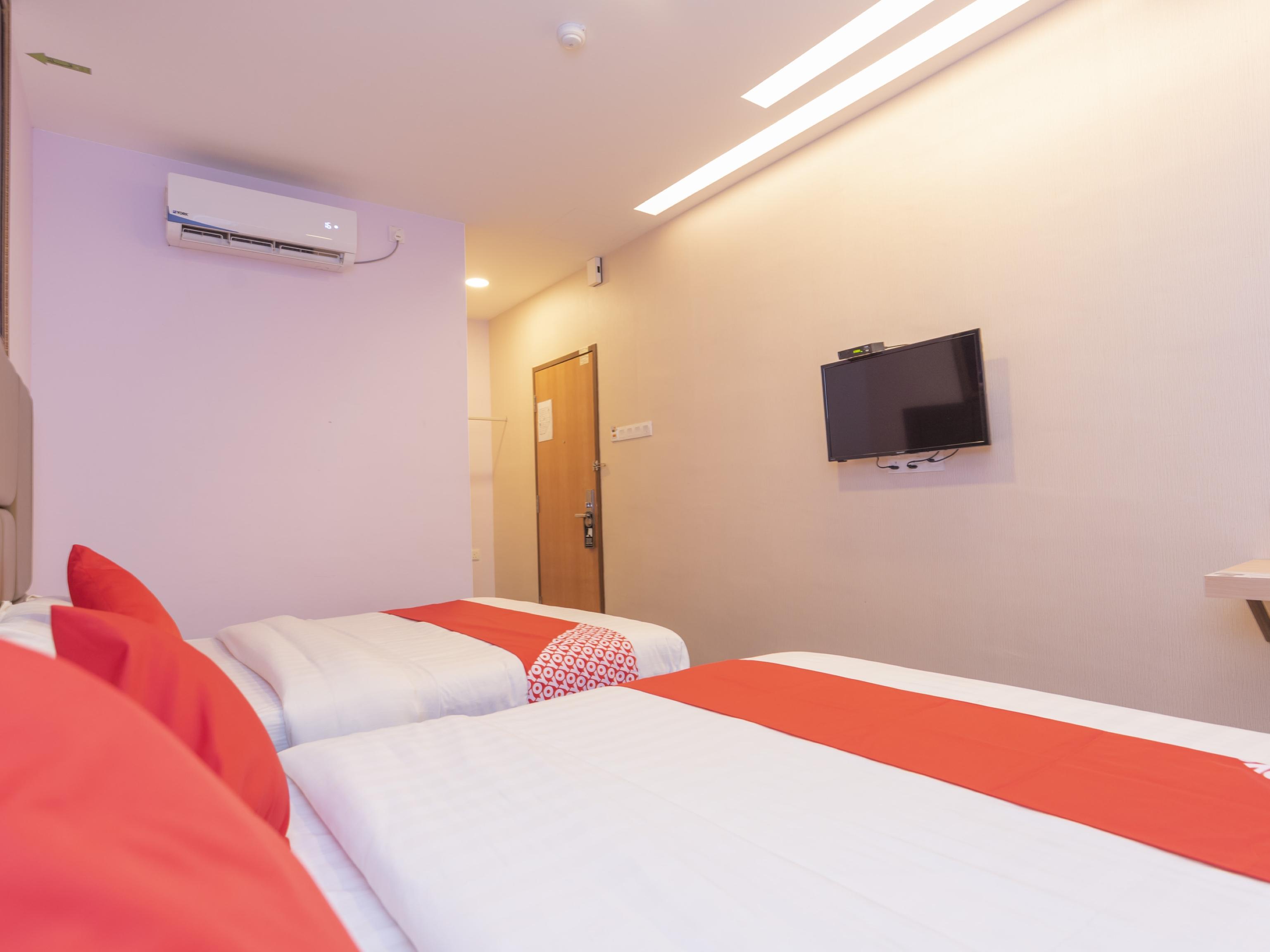 Zenz Hotel Kulai Esterno foto
