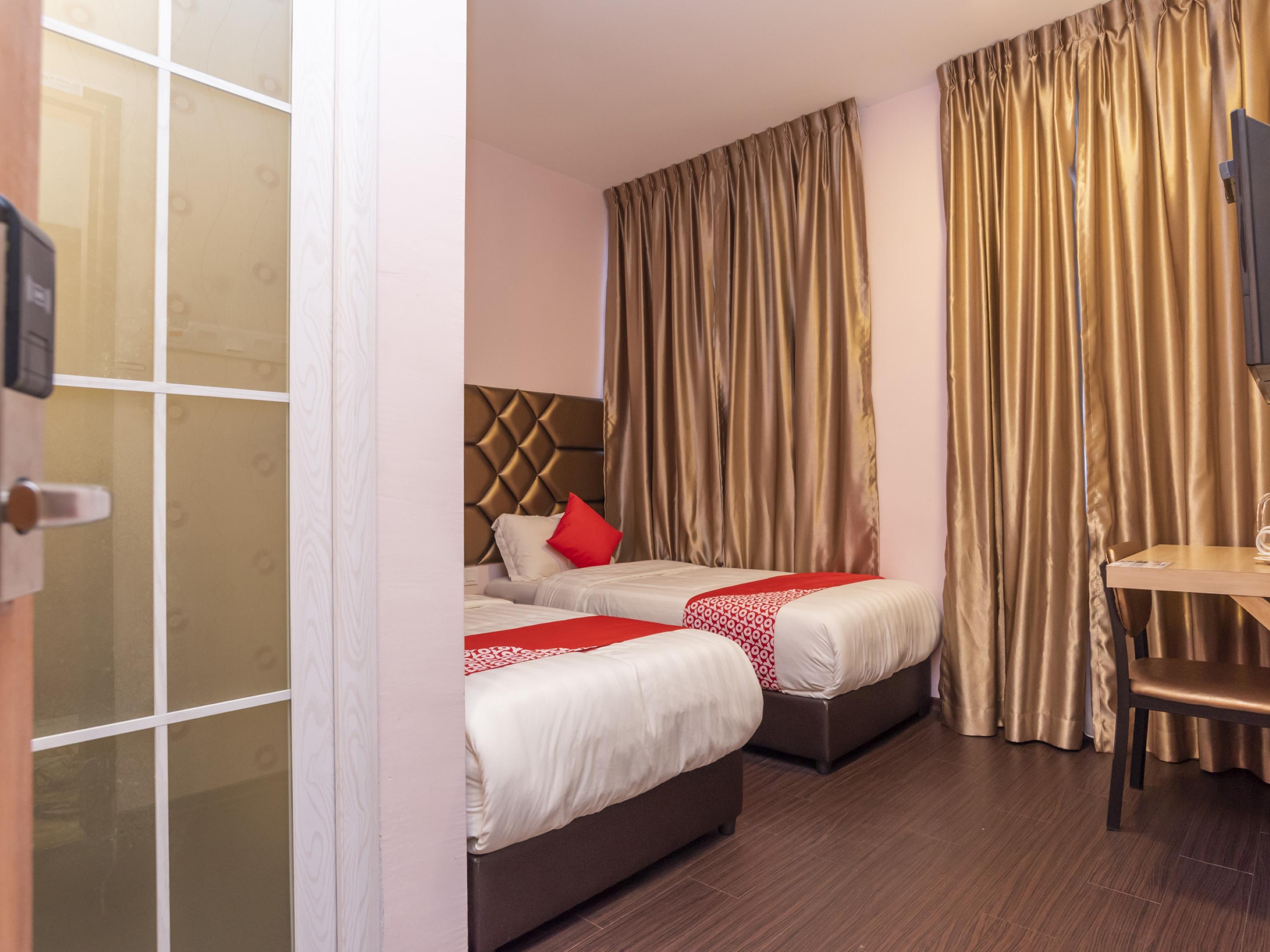 Zenz Hotel Kulai Esterno foto