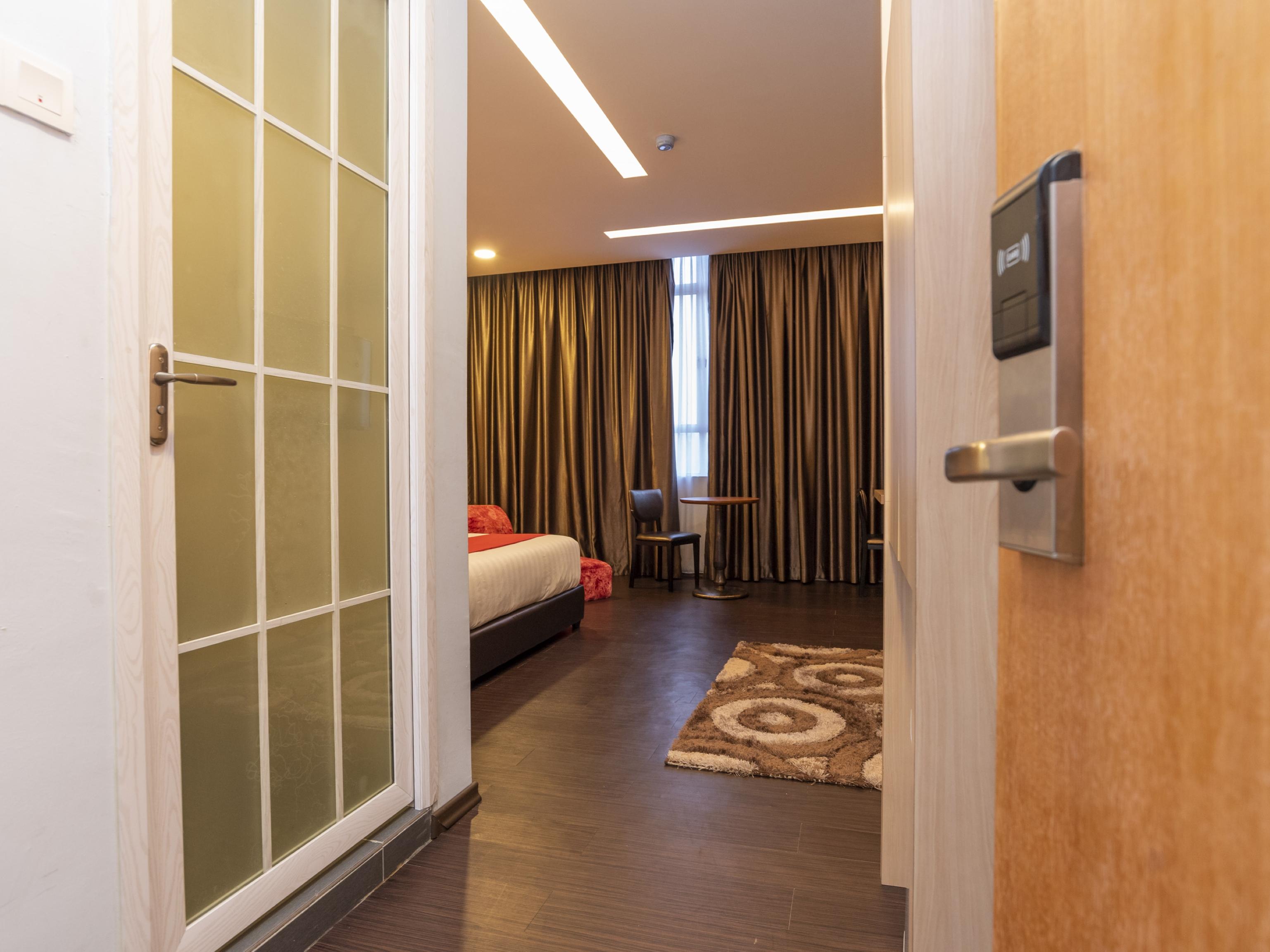 Zenz Hotel Kulai Esterno foto