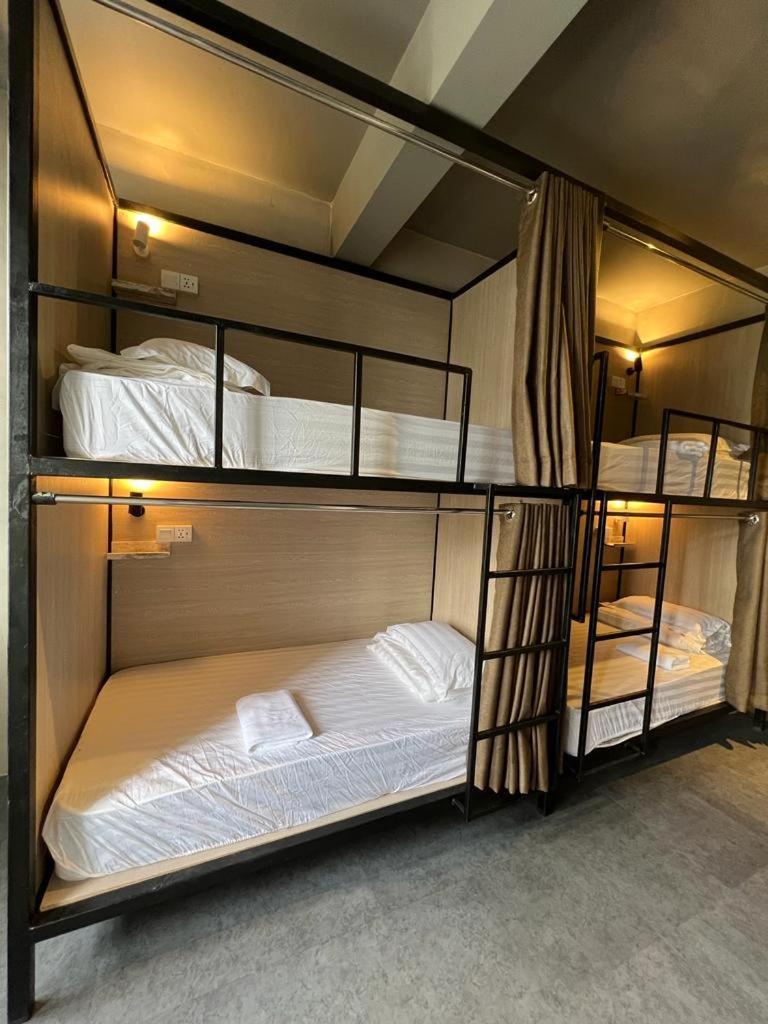 Zenz Hotel Kulai Esterno foto