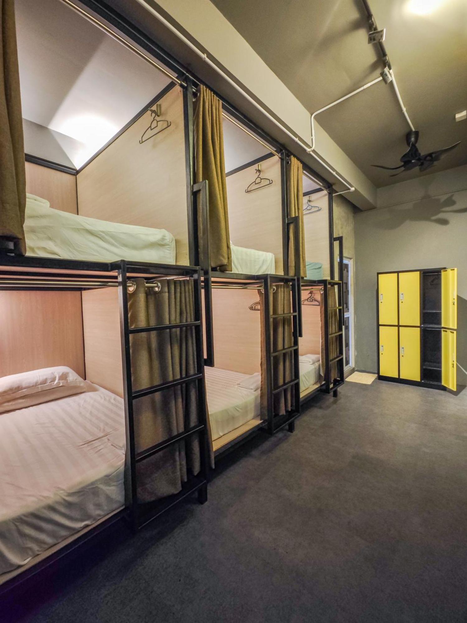 Zenz Hotel Kulai Esterno foto