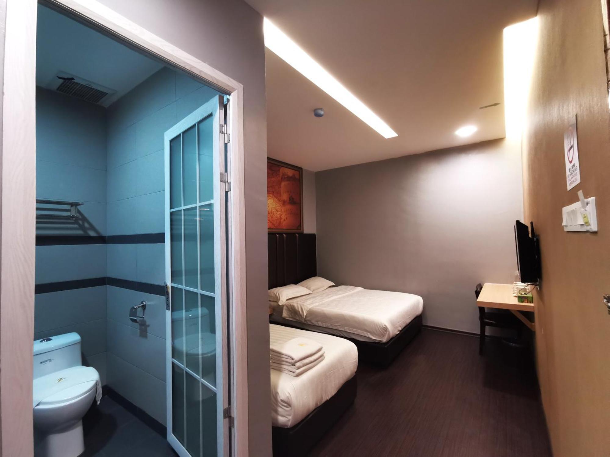 Zenz Hotel Kulai Esterno foto