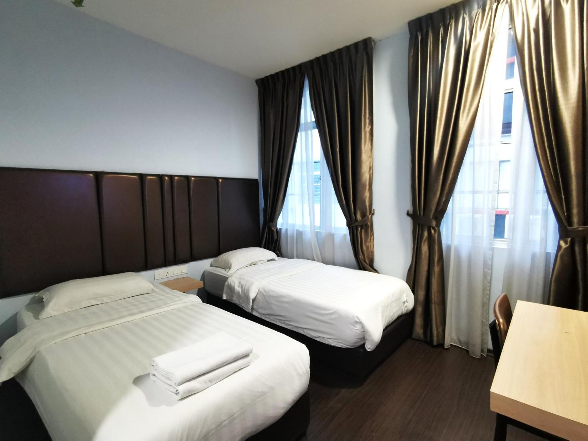 Zenz Hotel Kulai Esterno foto