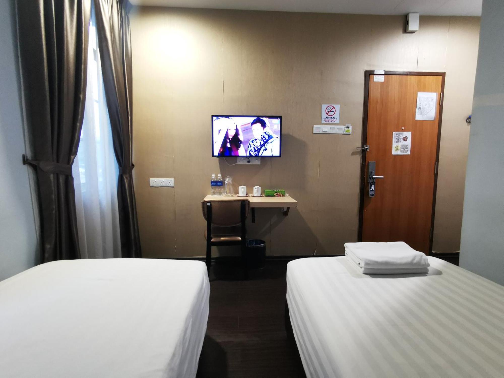 Zenz Hotel Kulai Esterno foto
