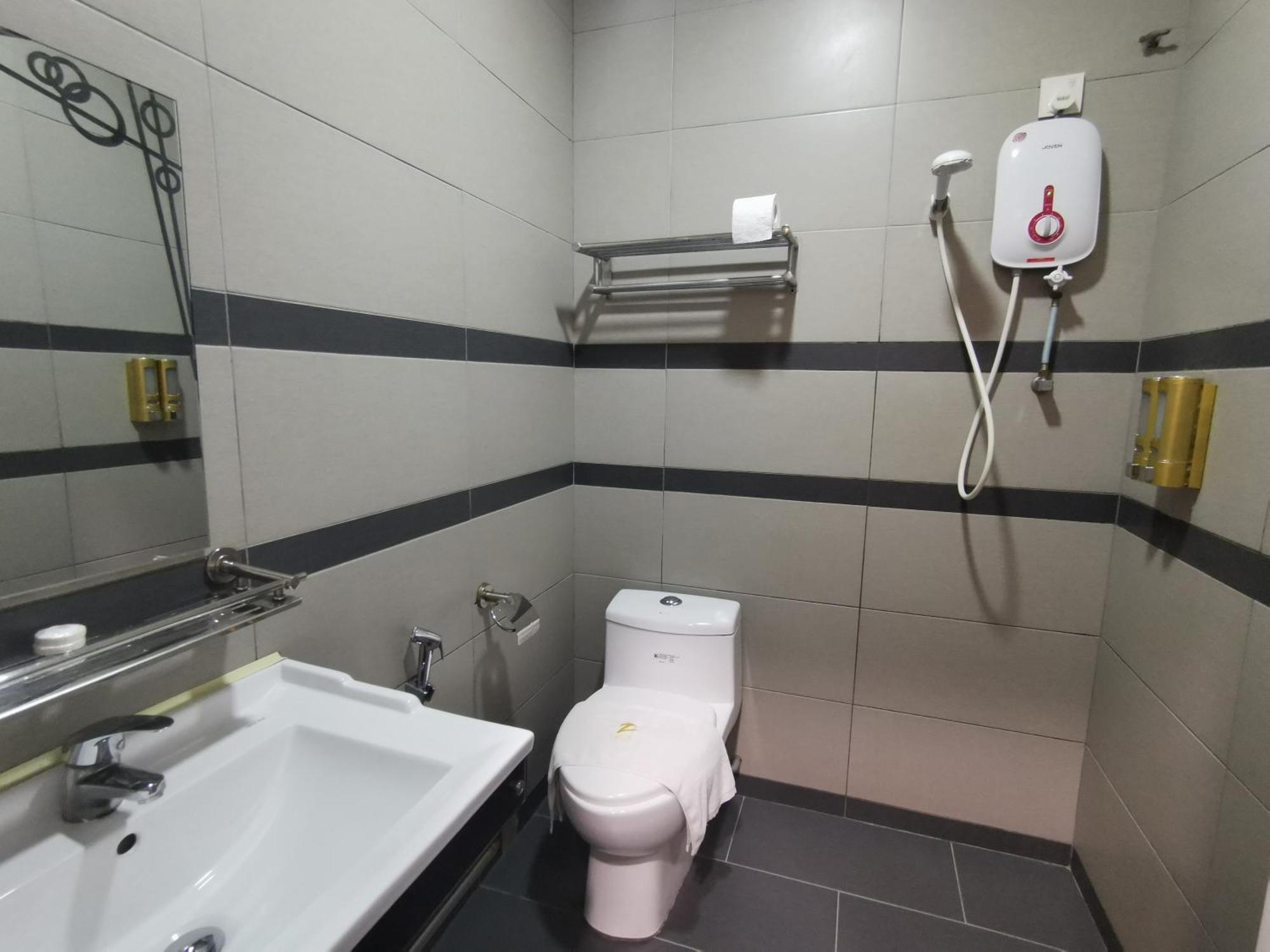 Zenz Hotel Kulai Esterno foto