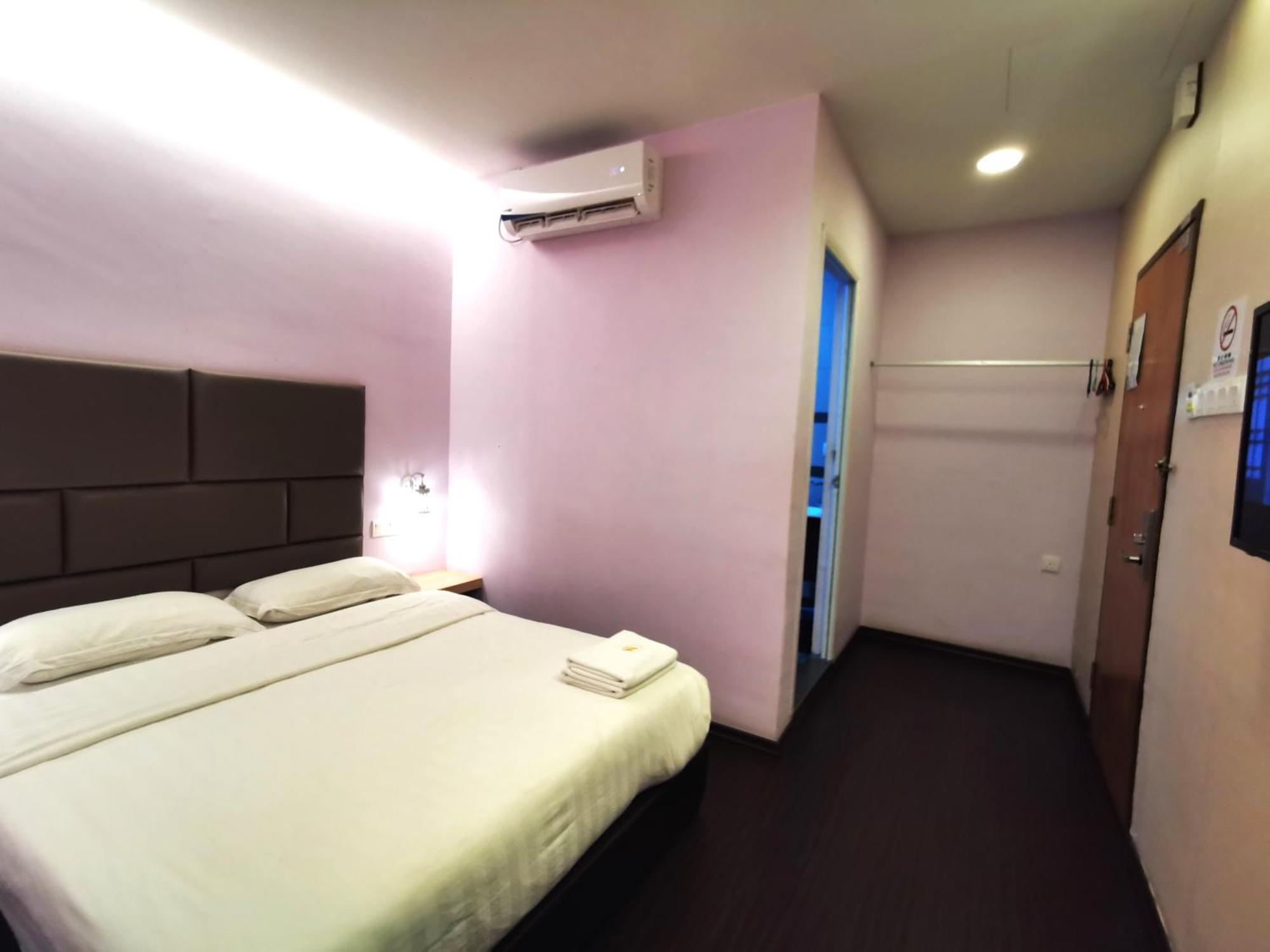 Zenz Hotel Kulai Esterno foto