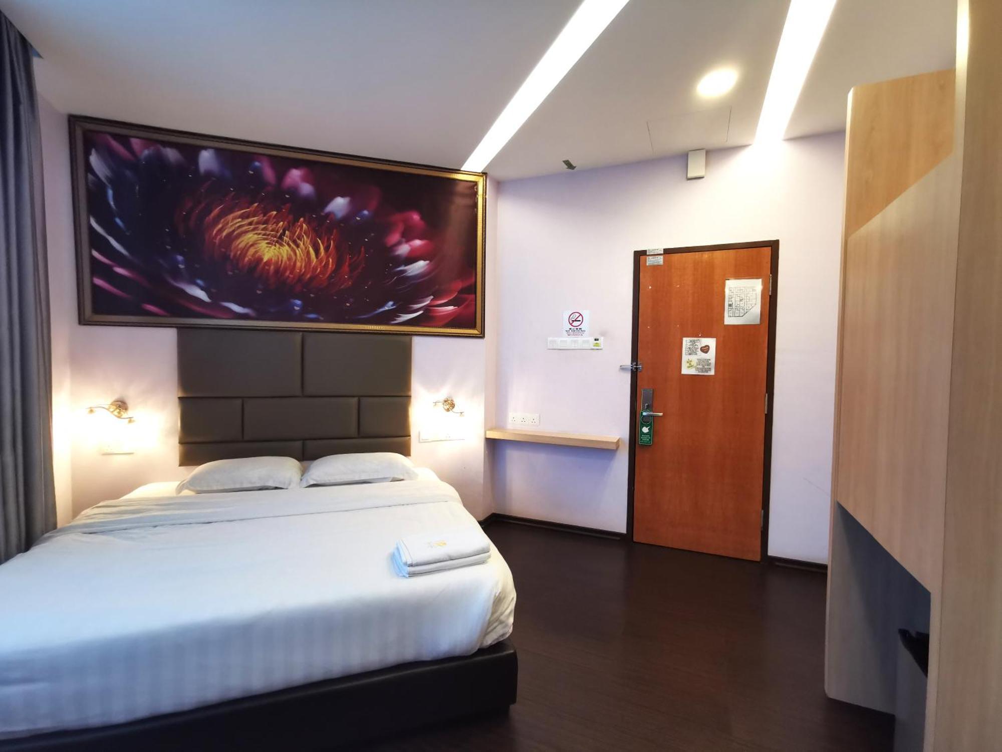 Zenz Hotel Kulai Esterno foto