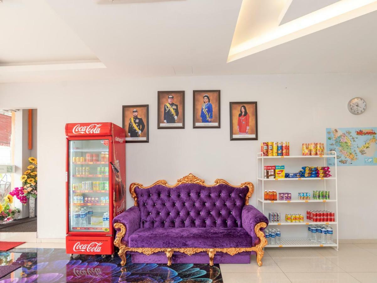 Zenz Hotel Kulai Esterno foto